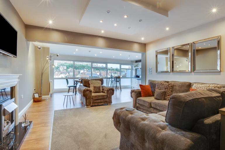 Number 3 Pier Road Apartment วิทบี ภายนอก รูปภาพ